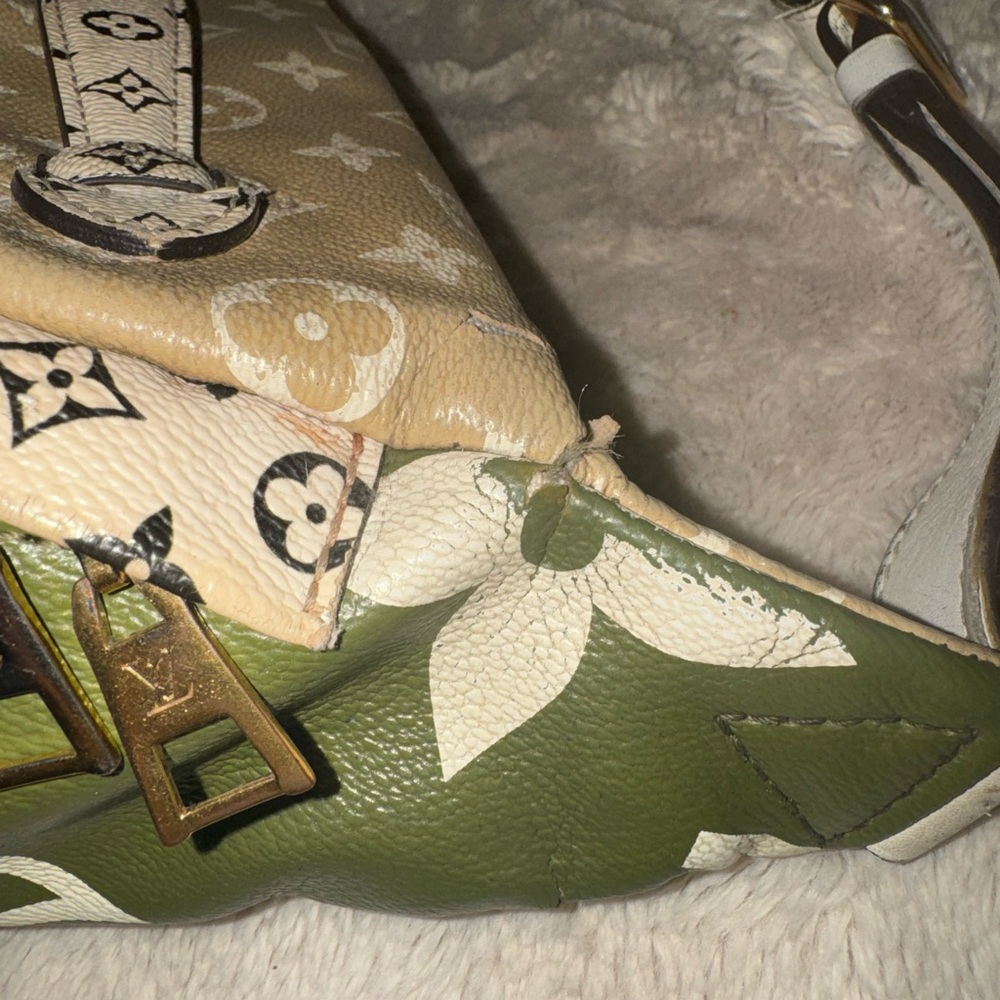 Louis Vuitton Giant Monogram Green and Cream Women's Bumbag - Picture 2 of 13